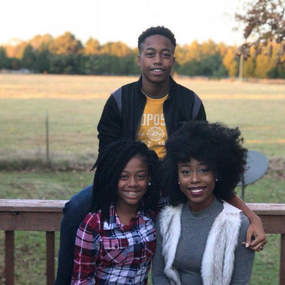 Meet your Posher, Yolande